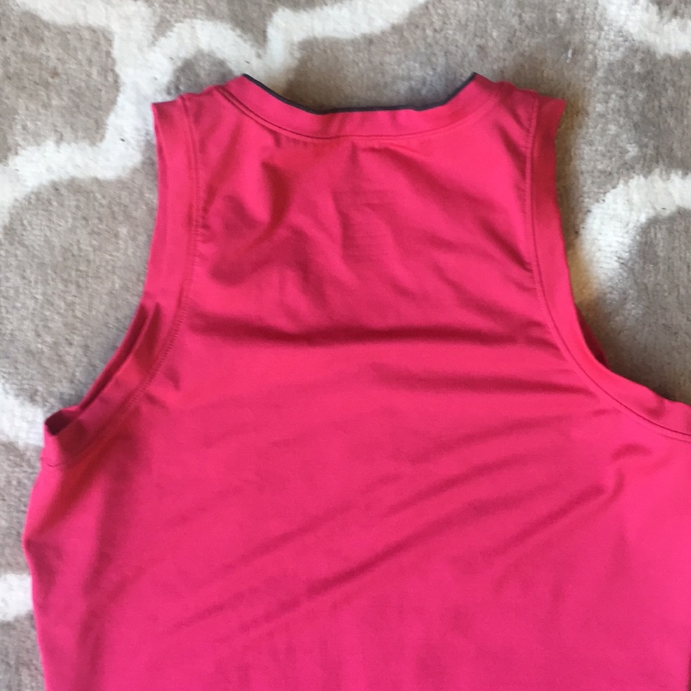 Women’s Nike Fitted Workout Top - Picture 5 of 8